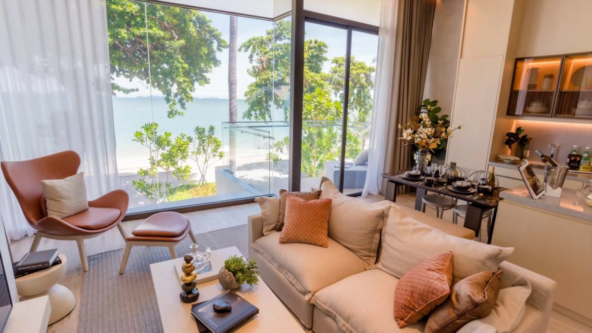 Arom Wongamat, Super Luxury Beachfront Condo for sale 2 Bedroom